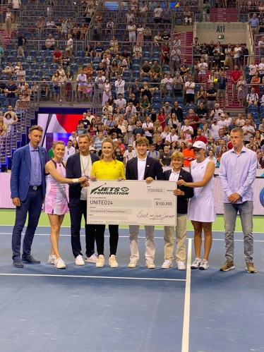 Собирать деньги на Украину становится все сложнее. UNITED24 придумала формат амбассадоров страны. Сколько это приносит средств /Фото 2