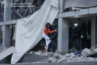 94 ракети і майже 200 безпілотників. Зеленський прокоментував масштабний удар РФ по енергетиці. Хроніка війни /Фото 12