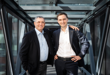 Олександр Джуринський разом з батьком Віталієм Джуринським, засновником бізнесу VIDI