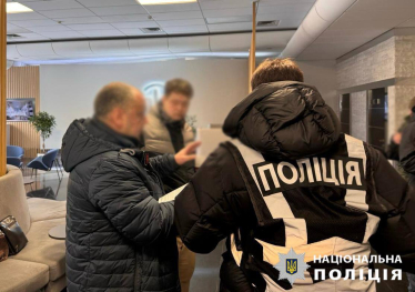 У Києві поліція проводить обшуки на фармпідприємствах «Артеріум», «Фармак» та «Дарниця». Що про це відомо /Фото 1