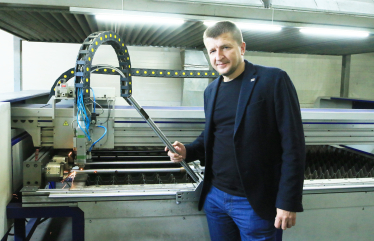 Братья Бровко наладили производство полотенцесушителей под Винницей. Как их компания стала лидером в Украине и активно завоевывает мир /Фото 1