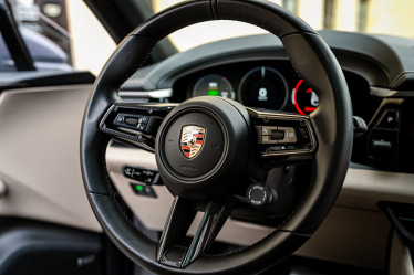 Porsche Macan: нова ера без бензину /Фото 4