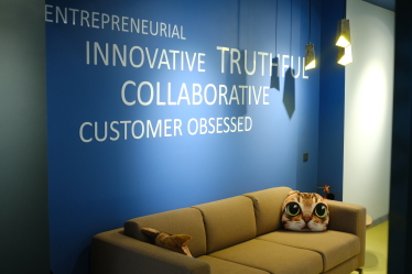 «Киевстар» отказался от классических рабочих мест и оставил в офисе только опенспейсы и креативные пространства. Зачем это компании /Фото 24