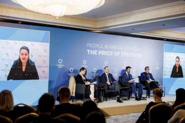 Посол Украины в США Оксана Маркарова во время панельной дискуссии «Международное сотрудничество в восстановлении Украины» на КМЭФ-2023 /пресс-служба КМЭФ