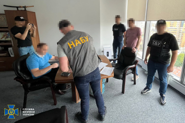 СБУ и НАБУ разоблачили нардепа на взятке в $85 000. Вероятно, речь идет об Анатолии Гунько (фото) /Фото 6