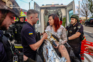 У Харкові є загиблі після удару Росії по багатоповерхівці (фото) /Фото 3