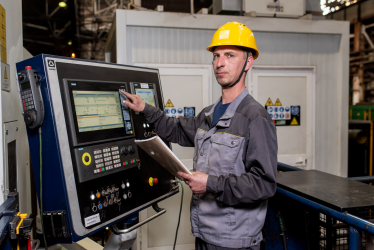 Олексій Горьовий, наладчик верстатів з ЧПК в Інтерпайп