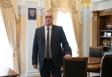 «В лесу поблизости стали появляться могилы». Как Россия пытает работников ЗАЭС. Репортаж AP /Фото 1