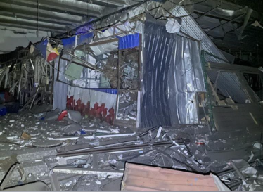 Росія вночі вдарила ракетами по Дніпру. Пошкоджено транспортний обʼєкт, виробництво меблів і житлові будинки (фото) /Фото 3