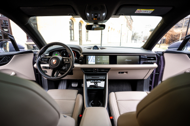 Porsche Macan: нова ера без бензину /Фото 3