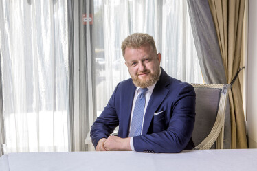 Страшна сила. Як завдяки Русланові Шостаку, його мережі EVA і конкурентам українки стали ще красивішими /Фото 1