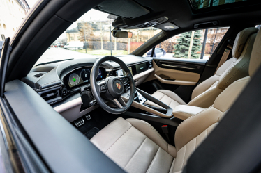 Porsche Macan: нова ера без бензину /Фото 5