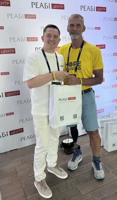 Олесь Довгий, автор ініціативи «РеабіЦентр», та Якоб Кепка