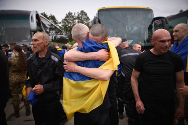 Третій обмін полоненими. Додому повернулися ще 303 українських захисників (фото) /Фото 12
