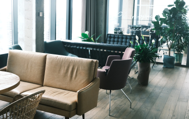 Работай где хочешь, записывай идеи где хочешь. Как устроен офис девелоперской комании SAGA /Фото 4