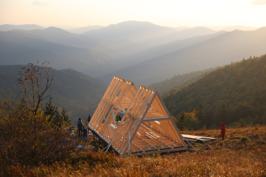 Туристическое убежище в Карпатах в честь пластуна Тараса Гаврилишина /Роман Балук