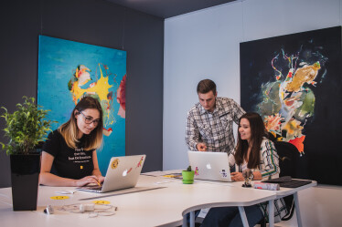 Галерея вместо галеры. Зачем бизнесу коллекции искусства в офисе /Фото 1