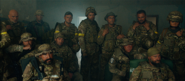 Пираты, Amazon и тревоги. Первый украинский фильм, вышедший в прокат во время войны, догоняет блокбастеры. Сколько он заработал /Фото 2