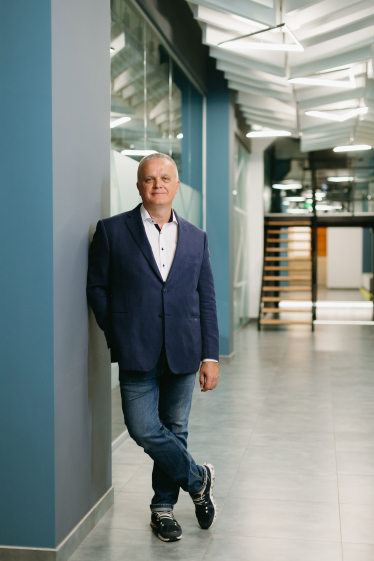 Компанія щасливих людей. Велике інтервʼю засновника ELEKS Олексія Скрипника /Фото 3