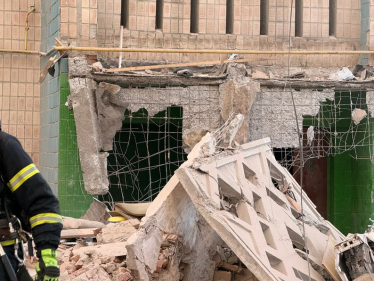 Росія масово вдарила по Україні ракетами та дронами: зруйновано багатоповерхівку у Тернополі (фото, відео) /Фото 1