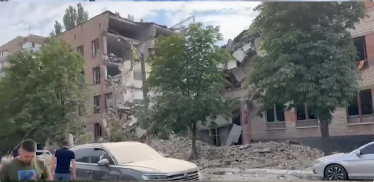 Росія обстріляла Кривий Ріг ракетами, є влучення у багатоповерховий будинок і жертви (Оновлюється) /Фото 10