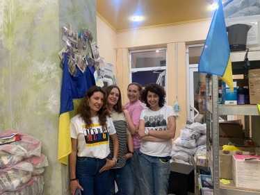 Соціальне паливо. Як фонд «Корпорація монстрів» допомагає українцям в тилу й на фронті /Фото 1