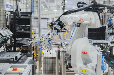 Jabil надає підтримку клієнтам на кожному етапі життєвого циклу продукту: від інновацій, проєктування та інженерних рішень – до вибору постачальників, виробництва, доставки та гарантійного обслуговування