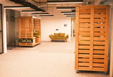 IT-компанія Intellias спробувала зміксувати простір, де народжується не тільки код, але й творчість. Що у неї вийшло /Фото 8