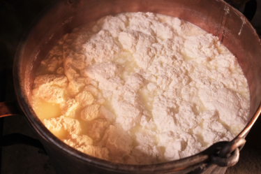 «Гуцульська овеча бриндзя»&amp;nbsp;– один із трьох українських продуктів із захищеним географічним походженням. Як її виготовляють /Фото 11