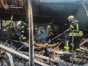 «Наймасованіша атака з початку війни». Росія обстріляла залізничну інфраструктуру Лозової, є загиблий (фото) /Фото 6