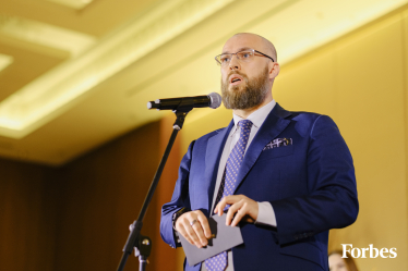 «Ми маємо побудувати країну з нуля». Олександр Конотопський – підприємець року за версією Forbes. Що він думає про інвестиції, криптовалюту та Ілона Маска /Фото 1