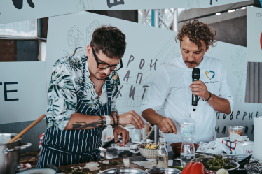 «Кий. ШЕФ. Хорив» у цифрах. Шеф Євген Клопотенко провів поп-ап – перший етап відродження Житнього ринку. Скільки і як на ньому заробили /Фото 7