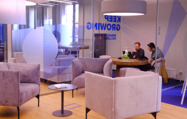 Офіс для тих, хто не хоче працювати в офісі. SoftServe відкрила новий простір у розпал пандемії. Що з цього вийшло /Фото 32