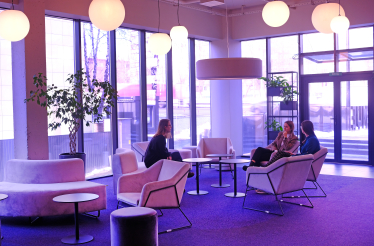 Офіс для тих, хто не хоче працювати в офісі. SoftServe відкрила новий простір у розпал пандемії. Що з цього вийшло /Фото 24