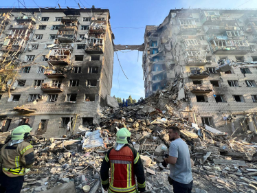 Россия ударила баллистикой и дронами по Киеву: известно о 14 погибших и 60 пострадавших (фото, видео) /Фото 1