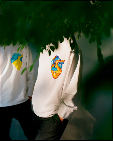 Одеть Бейонсе. Платье FROLOV было создано в Киеве во время ракетных обстрелов и блэкаутов. Как звездная клиентка повлияет на будущее украинского бренда /Фото 1