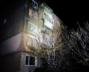 Росіяни обстріляли Нікополь, пошкоджено будинки, сонячну підстанцію і лінію електропередачі /Фото 1