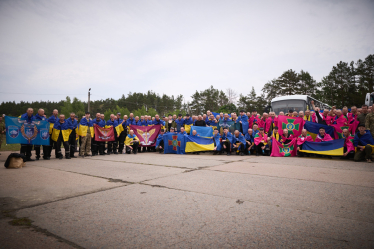 Третій обмін полоненими. Додому повернулися ще 303 українських захисників (фото) /Фото 15