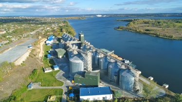 Изменение климата, проблемы фермеров, рост мировых цен на зерно, миллиардные убытки для рыбного хозяйства и влияние на контрнаступление. Forbes собрал основные последствия подрыва Каховской ГЭС /Фото 1