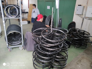 Три місяці і 1000 км. Як один із найбільших виробників велосипедів перевіз підприємство з-під обстрілів на захід України /Фото 13