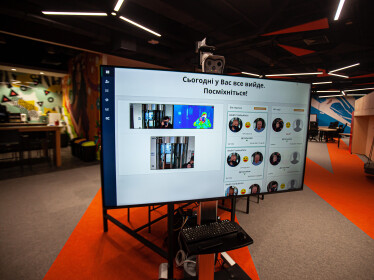 Офис-трансформер и оценка настроения по фото. Как выглядит новый инновационный рабочий хаб Fozzy Group /Фото 5