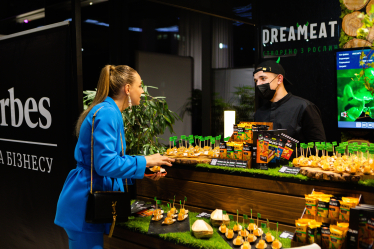 Forbes нагородив учасників списку «30 до 30». Понад 50 найуспішніших молодих українців, NFT- токени від Forbes, діджей-сет від Alina Pash. Що ще було цікавого? /Фото 13