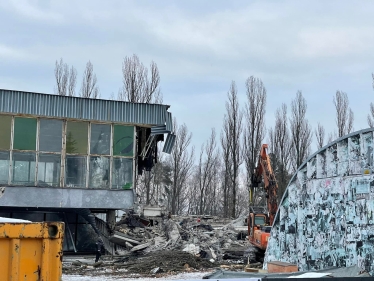 Благотворительный проект «Кураж» вложил миллионы в павильон государственного ВДНХ. Сейчас его сносят ради университета Зеленского. Что происходит /Фото 1