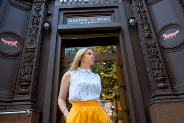 Російський ракетний удар знищив WINETIME у Запоріжжі. Як магазин виглядав і працював до цього /Фото 3