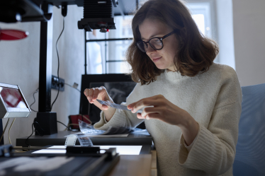 Облаштована студія аналогового та цифрового фото