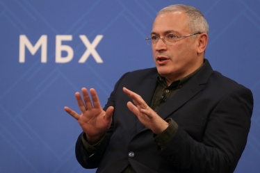 Санкції сильно зіпсували життя російським мільярдерам. Чи можуть підбиті олігархи вплинути на Путіна? Розбір Bloomberg /Фото 1