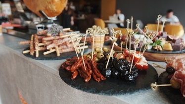 Як обрати ігристе до святкового столу та як правильно його пити /Фото 2