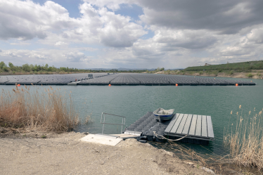 Были использованы 45 000 панелей – они занимают площадь 20 футбольных полей. /Getty Images