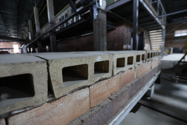 На Тернопільщині відкриють завод будівельних матеріалів, здатний виробляти 30 млн цеглин на рік /Фото 4