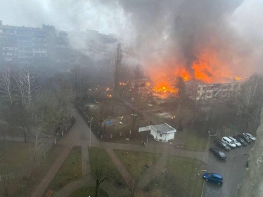 Внаслідок падіння гвинтокрила в Броварах загинуло керівництво МВС. Загалом відомо про 14 загиблих, серед них одна дитина (Оновлюється) /Фото 1